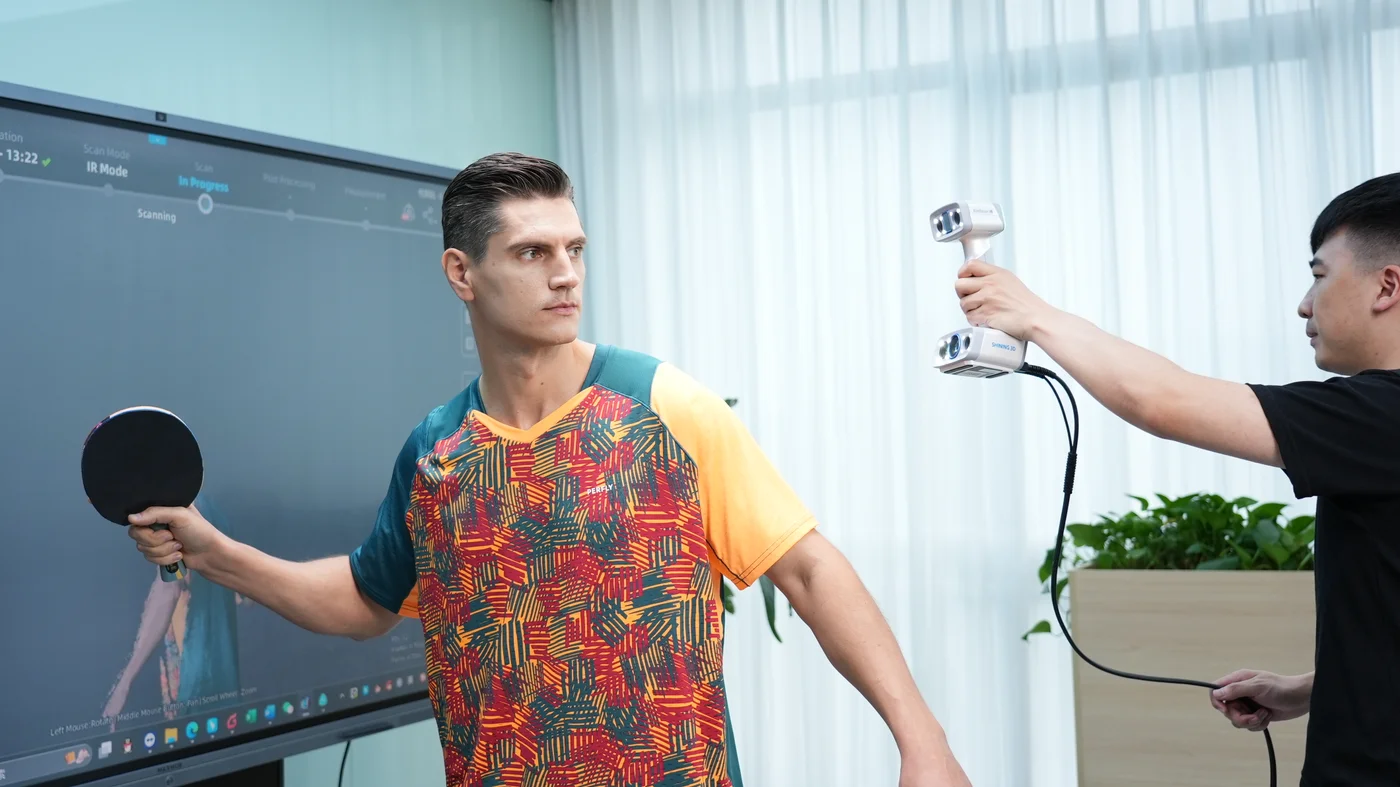 Digitalização de uma pessoa com o EinScan H2 para representação tridimensional